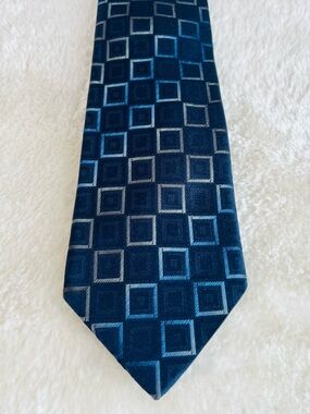 Canali Deep Blue Geometric Square Silk Tie